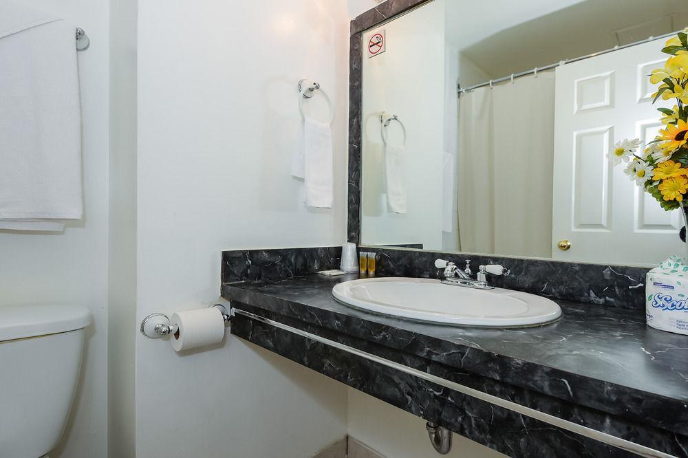 Ottawa Inn Hotel 외부 사진