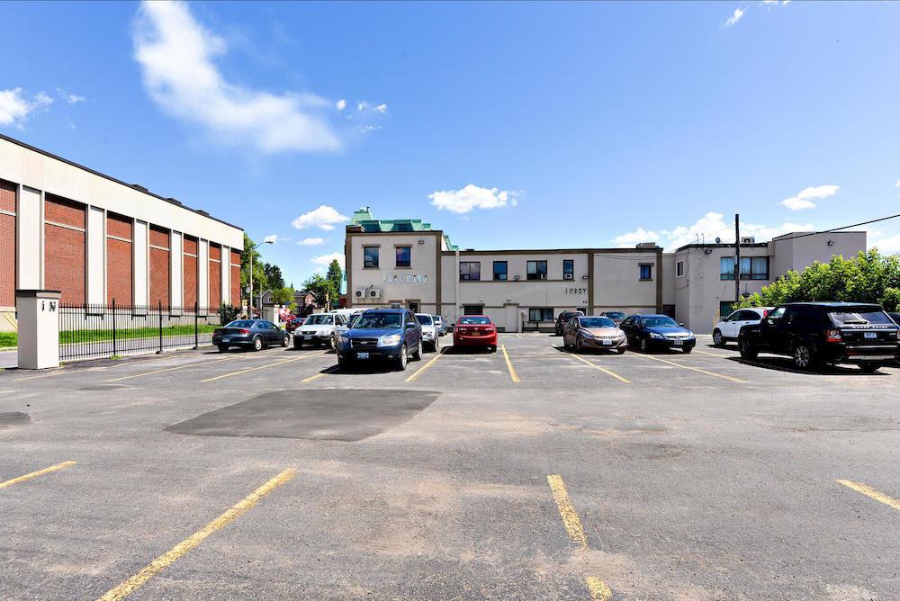 Ottawa Inn Hotel 외부 사진